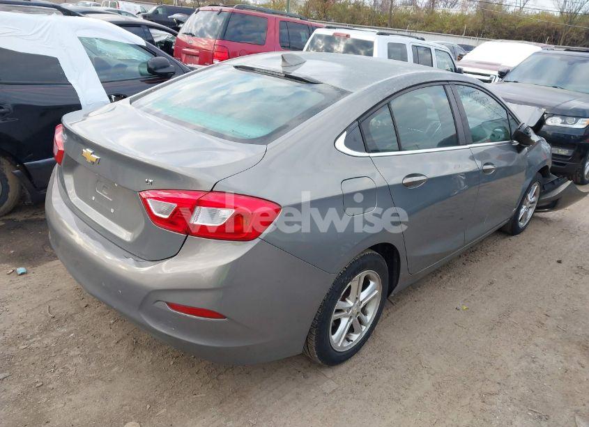 Photo 4 of 2017 Chevrolet Cruze LT AUTO (VIN 1G1BE5SM3H7134634)