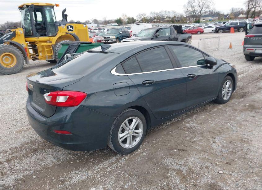 Photo 4 of 2017 Chevrolet Cruze LT AUTO (VIN 1G1BE5SM3H7135038)