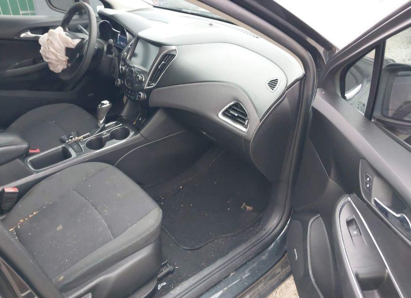 Photo 5 of 2017 Chevrolet Cruze LT AUTO (VIN 1G1BE5SM3H7135038)