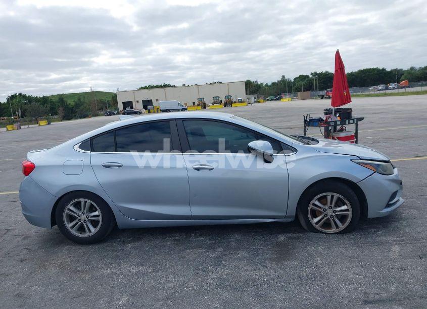 Photo 13 of 2017 Chevrolet Cruze LT AUTO (VIN 1G1BE5SM3H7142670)