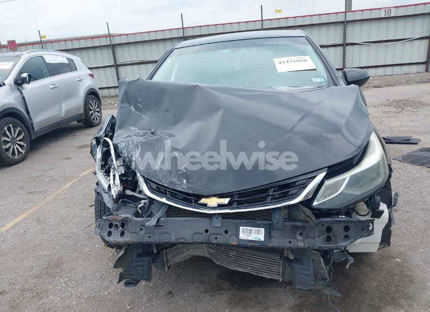 Photo 12 of 2017 Chevrolet Cruze LT AUTO (VIN 1G1BE5SM3H7155483)