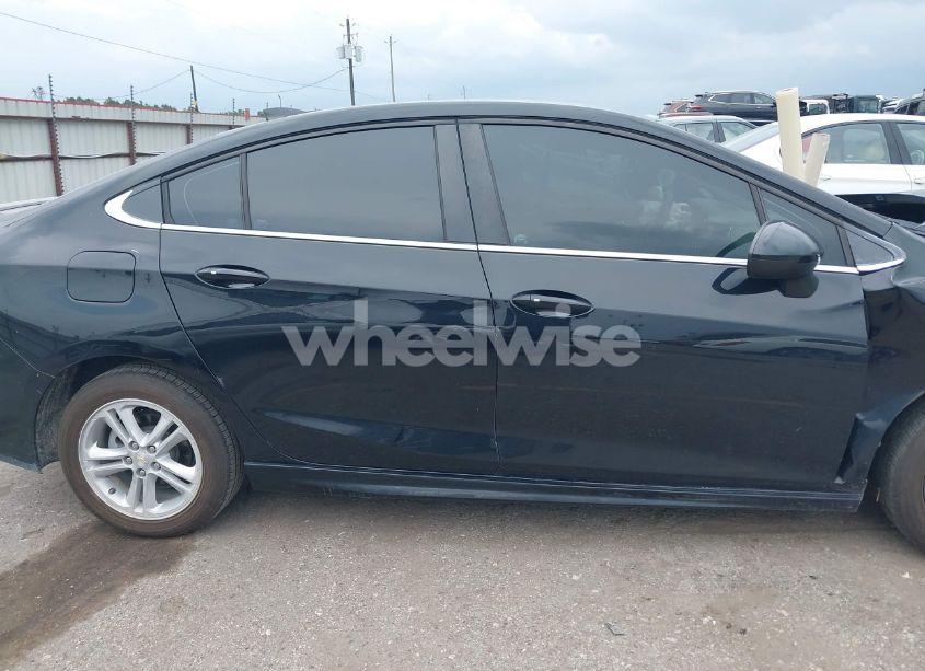 Photo 13 of 2017 Chevrolet Cruze LT AUTO (VIN 1G1BE5SM3H7155483)