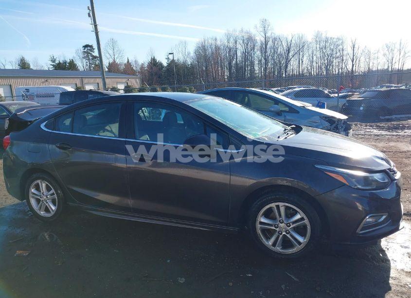 Photo 13 of 2017 Chevrolet Cruze LT AUTO (VIN 1G1BE5SM3H7162157)