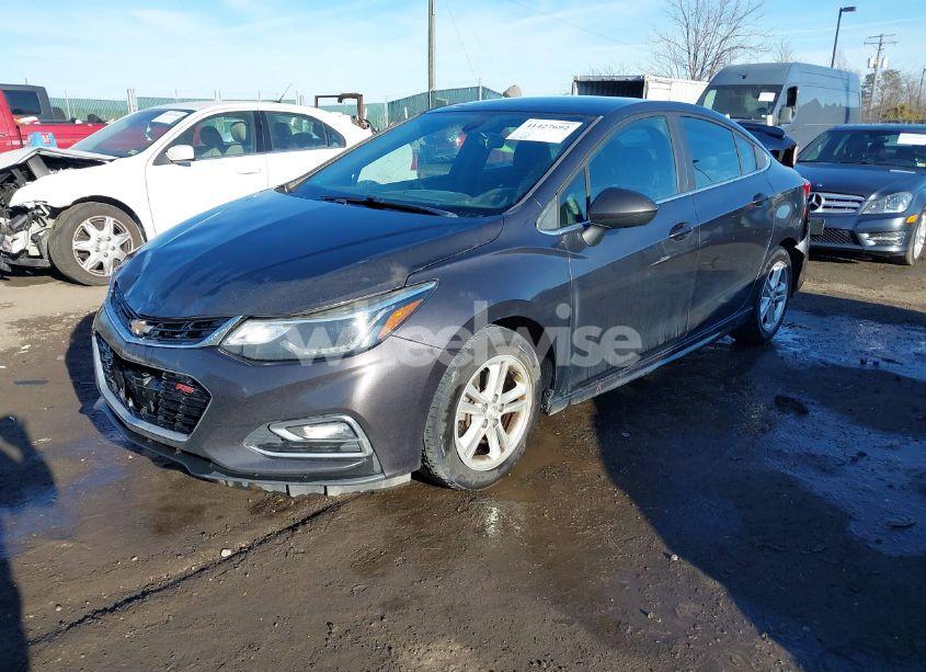 Photo 2 of 2017 Chevrolet Cruze LT AUTO (VIN 1G1BE5SM3H7162157)