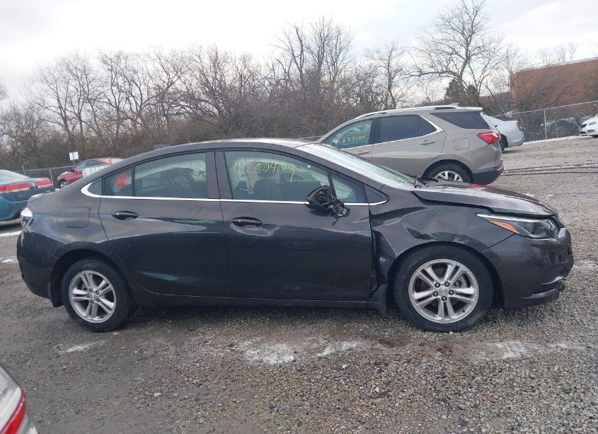 Photo 13 of 2017 Chevrolet Cruze LT AUTO (VIN 1G1BE5SM3H7166791)