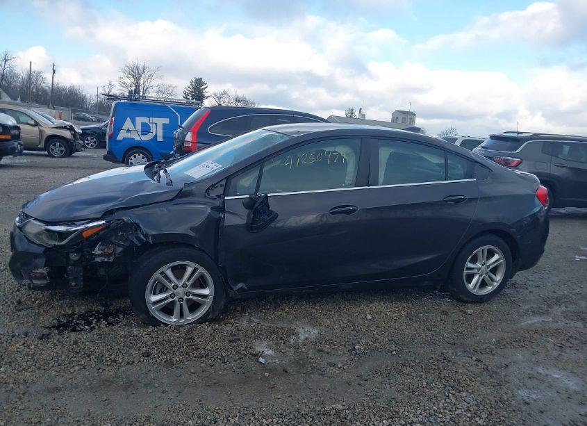 Photo 14 of 2017 Chevrolet Cruze LT AUTO (VIN 1G1BE5SM3H7166791)