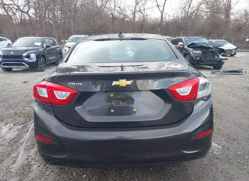 Photo 16 of 2017 Chevrolet Cruze LT AUTO (VIN 1G1BE5SM3H7166791)