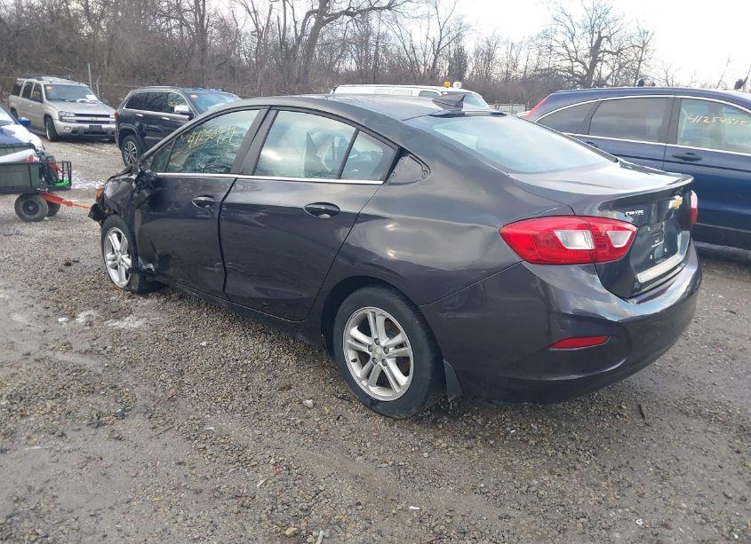 Photo 3 of 2017 Chevrolet Cruze LT AUTO (VIN 1G1BE5SM3H7166791)