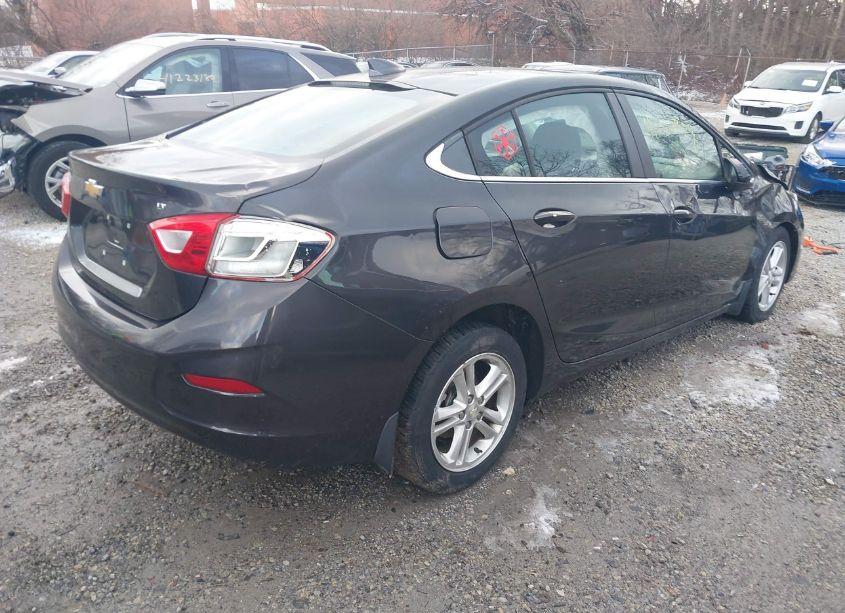 Photo 4 of 2017 Chevrolet Cruze LT AUTO (VIN 1G1BE5SM3H7166791)