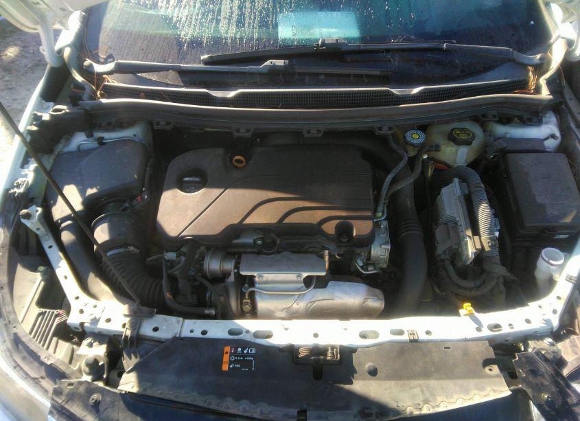 Photo 10 of 2017 Chevrolet Cruze LT AUTO (VIN 1G1BE5SM3H7193540)