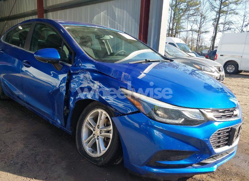 Photo 6 of 2017 Chevrolet Cruze LT AUTO (VIN 1G1BE5SM3H7210773)