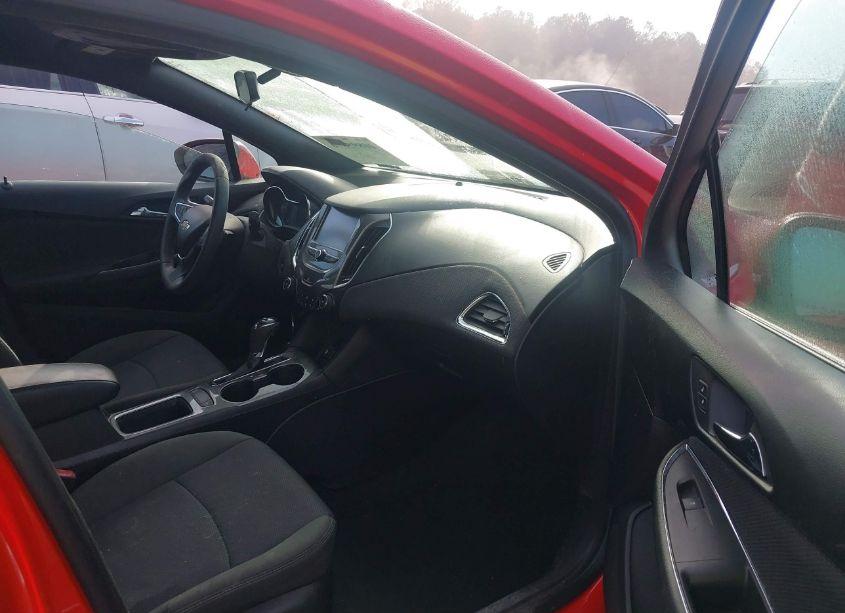 Photo 5 of 2017 Chevrolet Cruze LT AUTO (VIN 1G1BE5SM3H7224558)