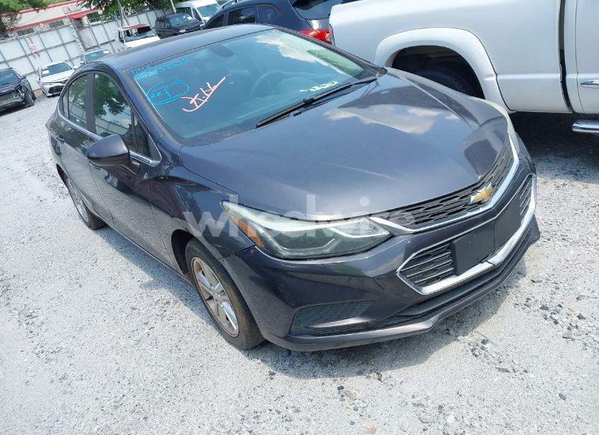 2017 Chevrolet Cruze LT AUTO (VIN 1G1BE5SM3H7228500) main photo