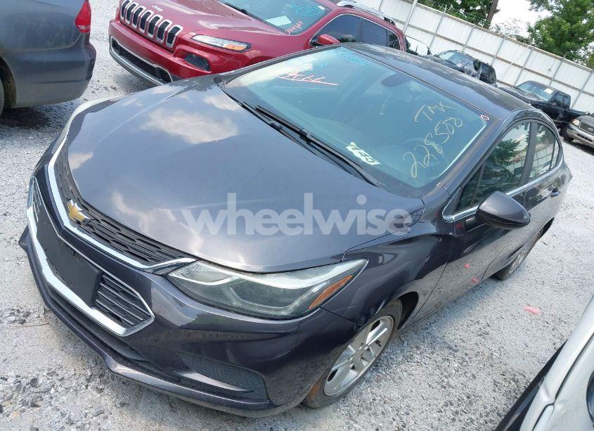 Photo 2 of 2017 Chevrolet Cruze LT AUTO (VIN 1G1BE5SM3H7228500)