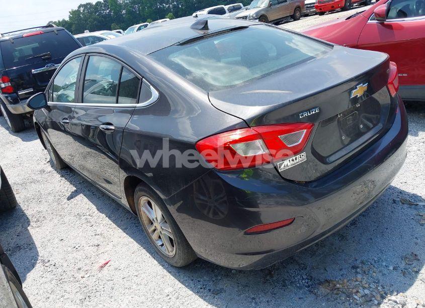 Photo 3 of 2017 Chevrolet Cruze LT AUTO (VIN 1G1BE5SM3H7228500)