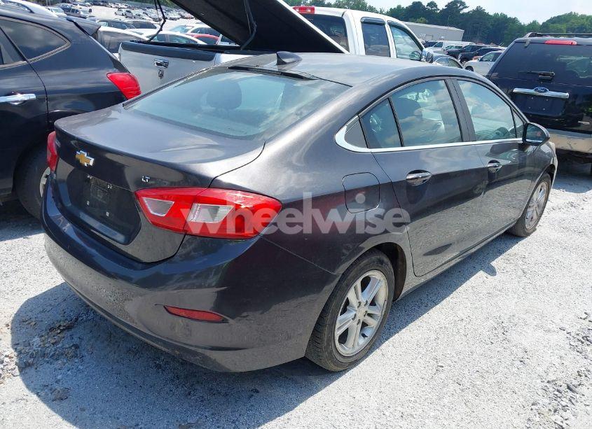 Photo 4 of 2017 Chevrolet Cruze LT AUTO (VIN 1G1BE5SM3H7228500)