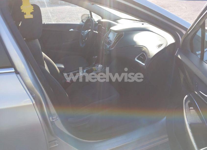 Photo 5 of 2017 Chevrolet Cruze LT AUTO (VIN 1G1BE5SM3H7234376)