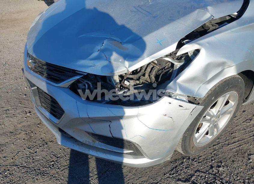 Photo 6 of 2017 Chevrolet Cruze LT AUTO (VIN 1G1BE5SM3H7234376)