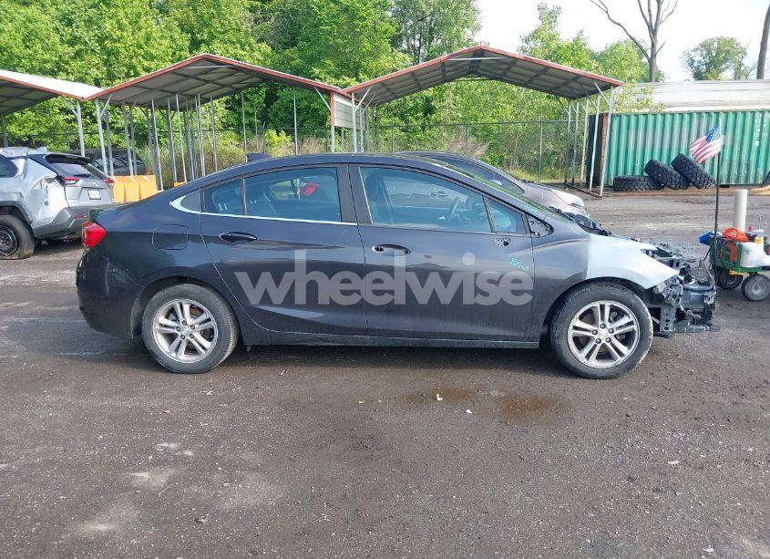 Photo 13 of 2017 Chevrolet Cruze LT AUTO (VIN 1G1BE5SM3H7242901)