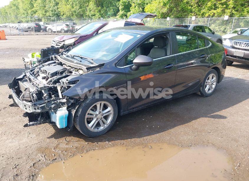 Photo 2 of 2017 Chevrolet Cruze LT AUTO (VIN 1G1BE5SM3H7242901)