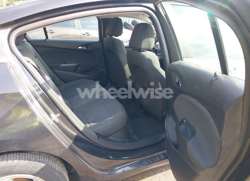 Photo 8 of 2017 Chevrolet Cruze LT AUTO (VIN 1G1BE5SM3H7242901)