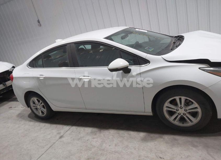 Photo 13 of 2017 Chevrolet Cruze (VIN 1G1BE5SM3H7245149)