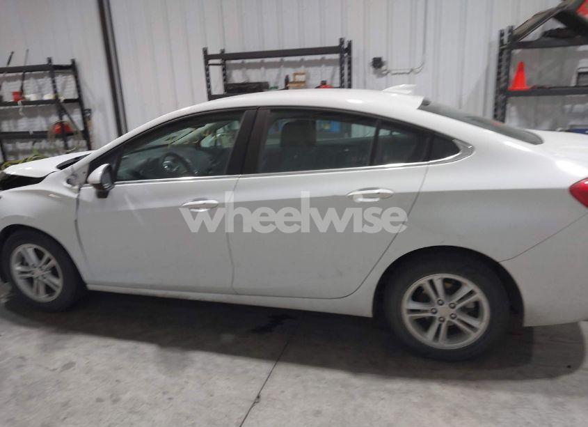 Photo 14 of 2017 Chevrolet Cruze (VIN 1G1BE5SM3H7245149)