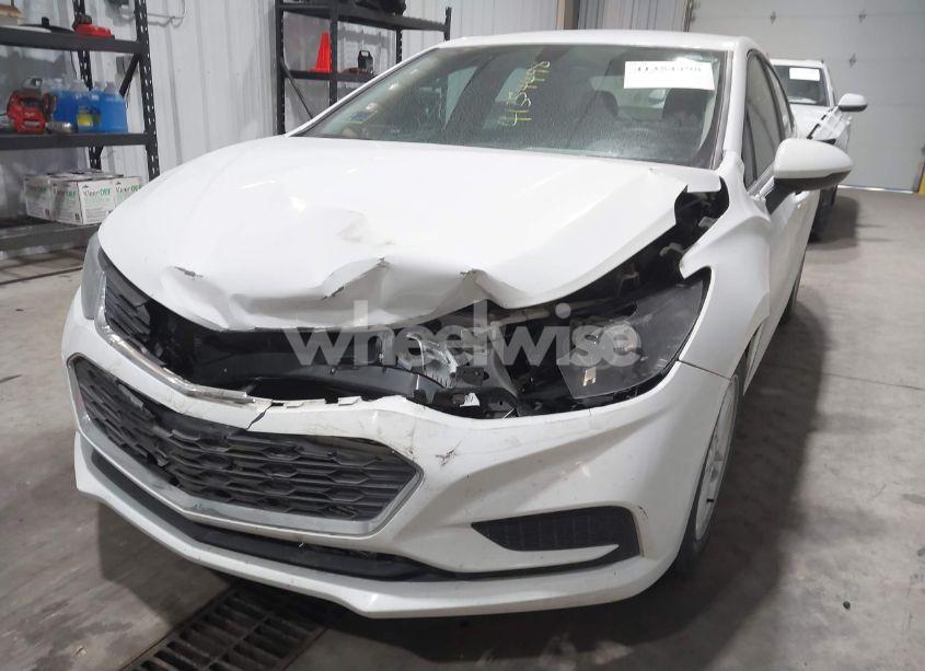 Photo 6 of 2017 Chevrolet Cruze (VIN 1G1BE5SM3H7245149)