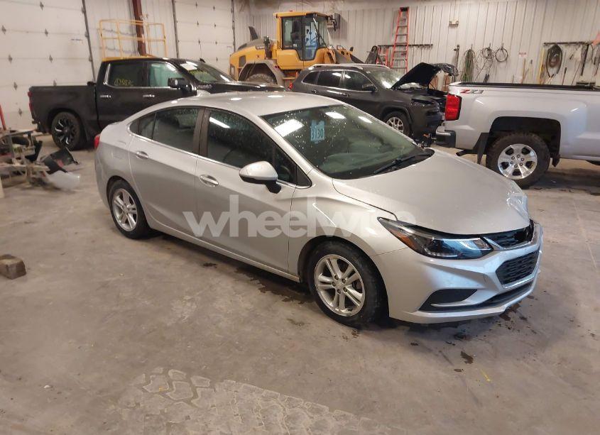 2017 Chevrolet Cruze LT AUTO (VIN 1G1BE5SM3H7246916) main photo