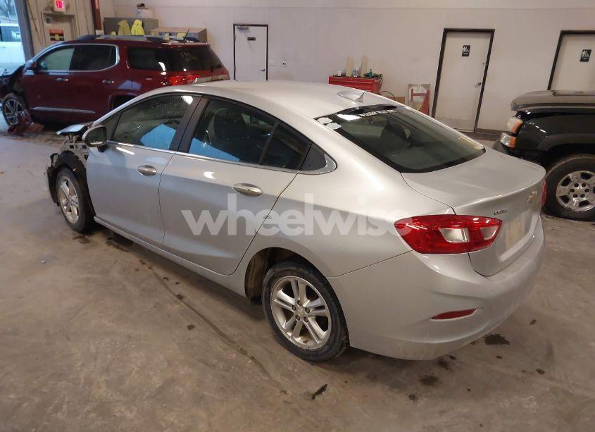 Photo 3 of 2017 Chevrolet Cruze LT AUTO (VIN 1G1BE5SM3H7246916)