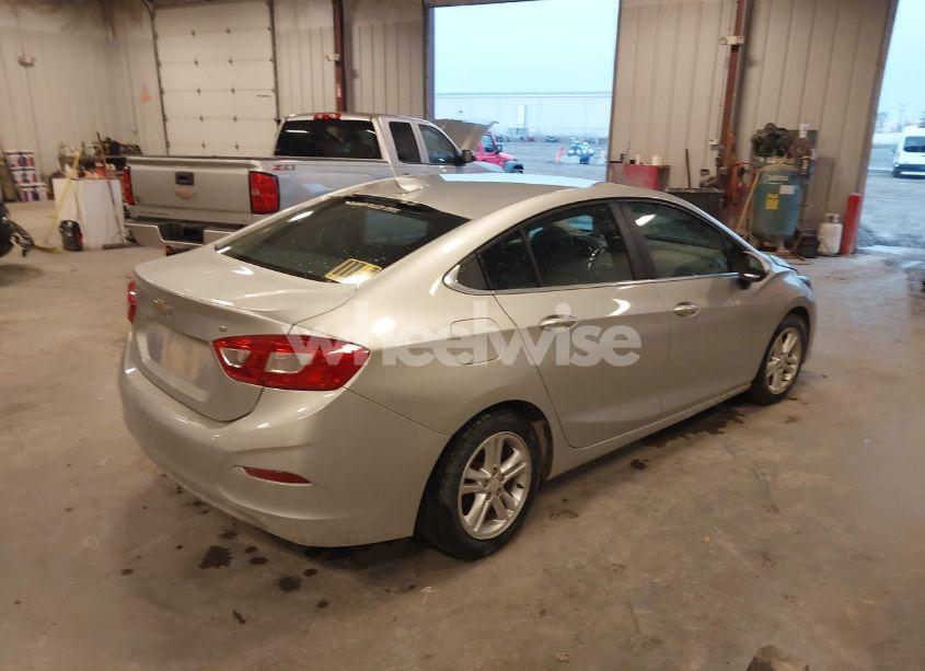 Photo 4 of 2017 Chevrolet Cruze LT AUTO (VIN 1G1BE5SM3H7246916)