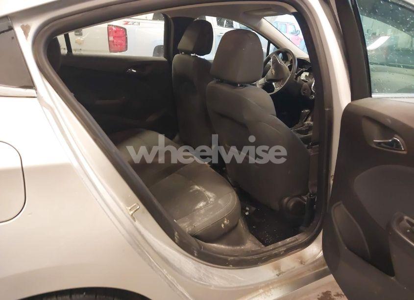 Photo 8 of 2017 Chevrolet Cruze LT AUTO (VIN 1G1BE5SM3H7246916)