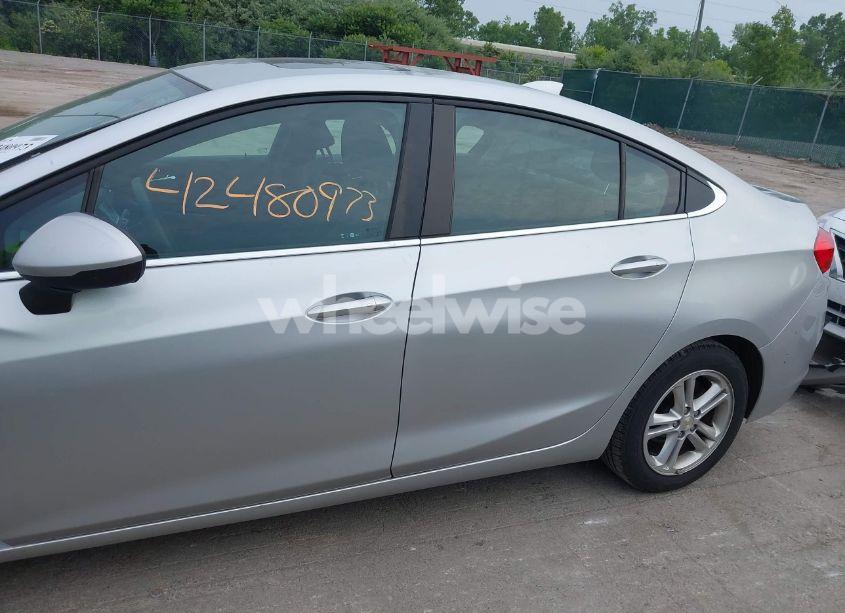 Photo 15 of 2017 Chevrolet Cruze LT AUTO (VIN 1G1BE5SM3H7262470)