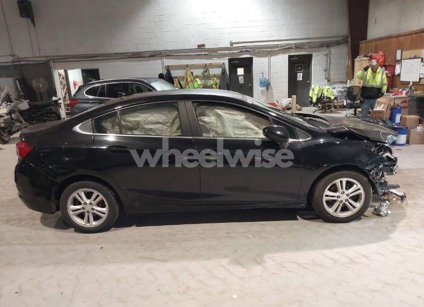 Photo 13 of 2017 Chevrolet Cruze LT AUTO (VIN 1G1BE5SM3H7270391)