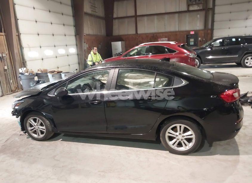 Photo 14 of 2017 Chevrolet Cruze LT AUTO (VIN 1G1BE5SM3H7270391)