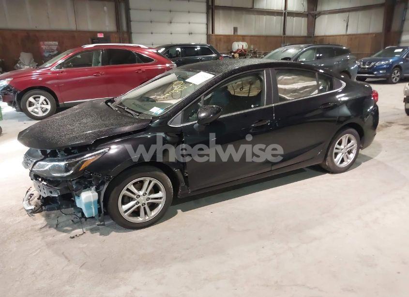 Photo 2 of 2017 Chevrolet Cruze LT AUTO (VIN 1G1BE5SM3H7270391)