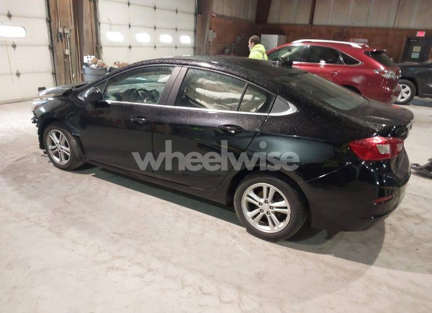 Photo 3 of 2017 Chevrolet Cruze LT AUTO (VIN 1G1BE5SM3H7270391)