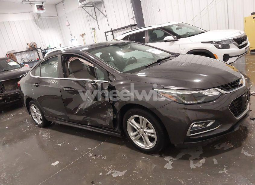 Photo 13 of 2017 Chevrolet Cruze LT AUTO (VIN 1G1BE5SM3H7270696)