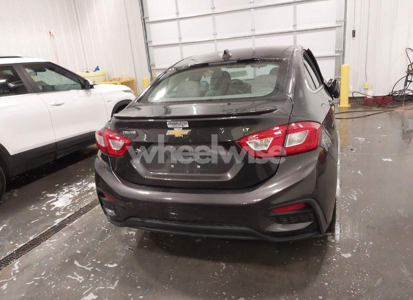 Photo 16 of 2017 Chevrolet Cruze LT AUTO (VIN 1G1BE5SM3H7270696)