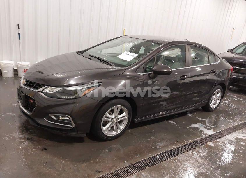 Photo 2 of 2017 Chevrolet Cruze LT AUTO (VIN 1G1BE5SM3H7270696)