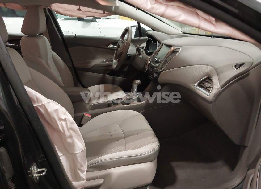 Photo 5 of 2017 Chevrolet Cruze LT AUTO (VIN 1G1BE5SM3H7270696)