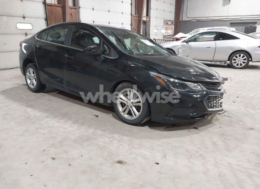 2018 Chevrolet Cruze LT AUTO (VIN 1G1BE5SM3J7102787) main photo
