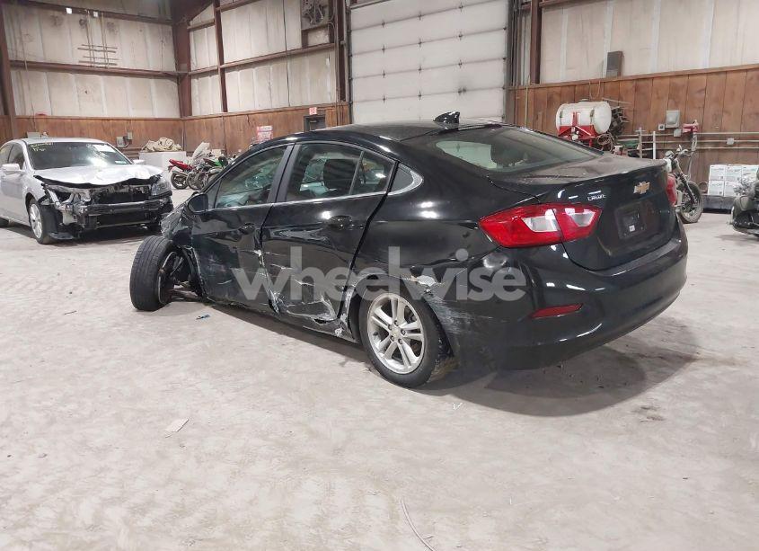 Photo 3 of 2018 Chevrolet Cruze LT AUTO (VIN 1G1BE5SM3J7102787)