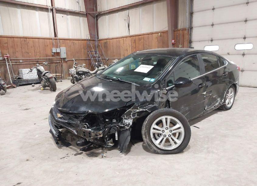 Photo 6 of 2018 Chevrolet Cruze LT AUTO (VIN 1G1BE5SM3J7102787)