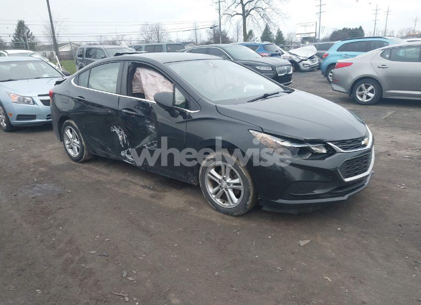 2018 Chevrolet Cruze LT AUTO (VIN 1G1BE5SM3J7107567) main photo
