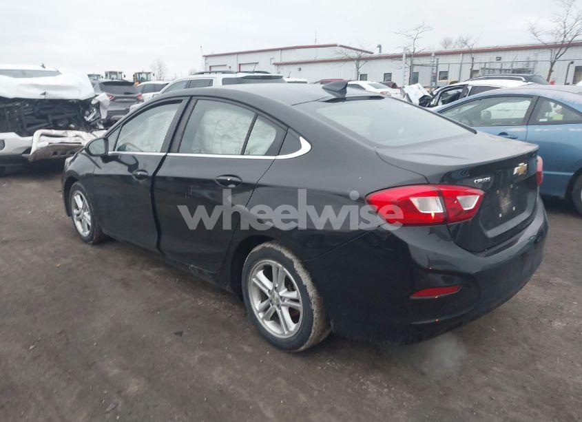 Photo 3 of 2018 Chevrolet Cruze LT AUTO (VIN 1G1BE5SM3J7107567)