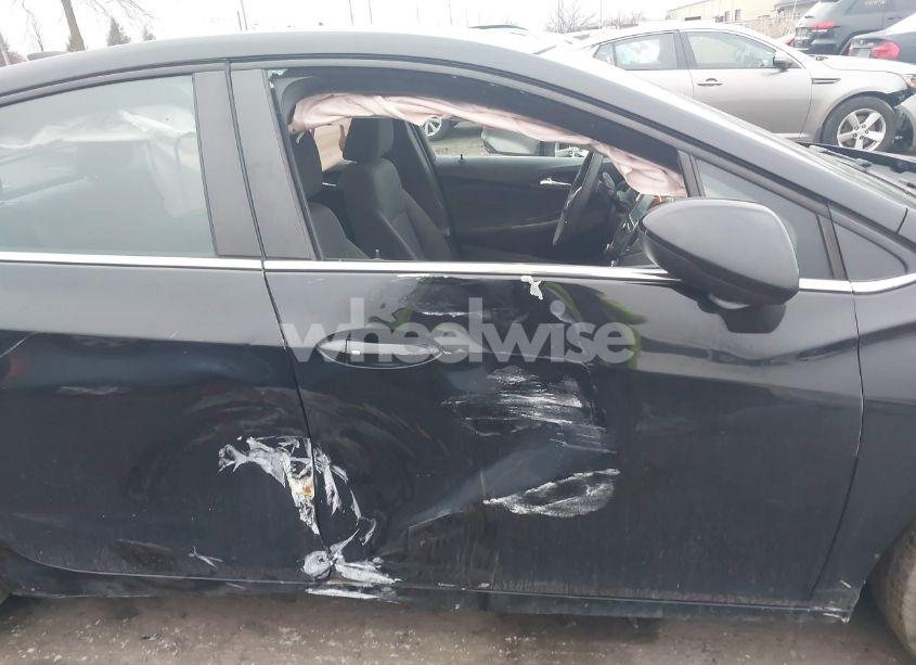 Photo 6 of 2018 Chevrolet Cruze LT AUTO (VIN 1G1BE5SM3J7107567)