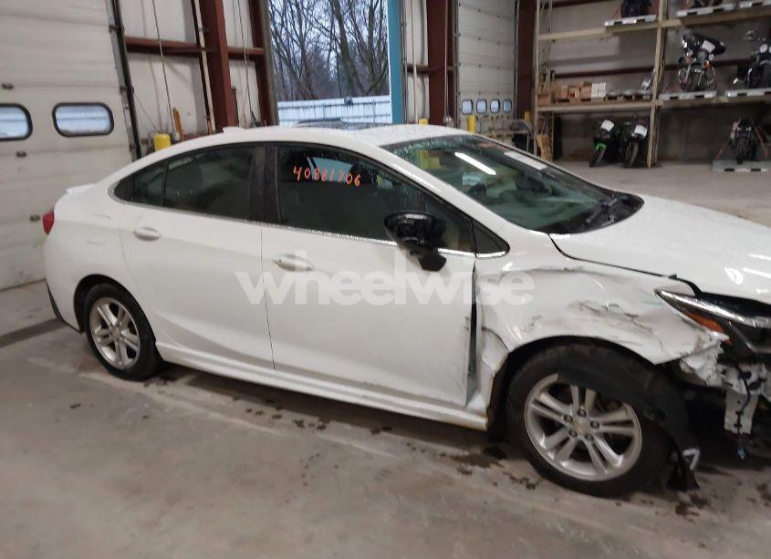 Photo 13 of 2018 Chevrolet Cruze LT AUTO (VIN 1G1BE5SM3J7109996)