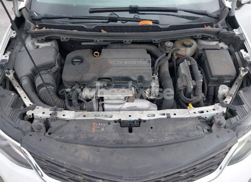 Photo 10 of 2018 Chevrolet Cruze LT AUTO (VIN 1G1BE5SM3J7113384)