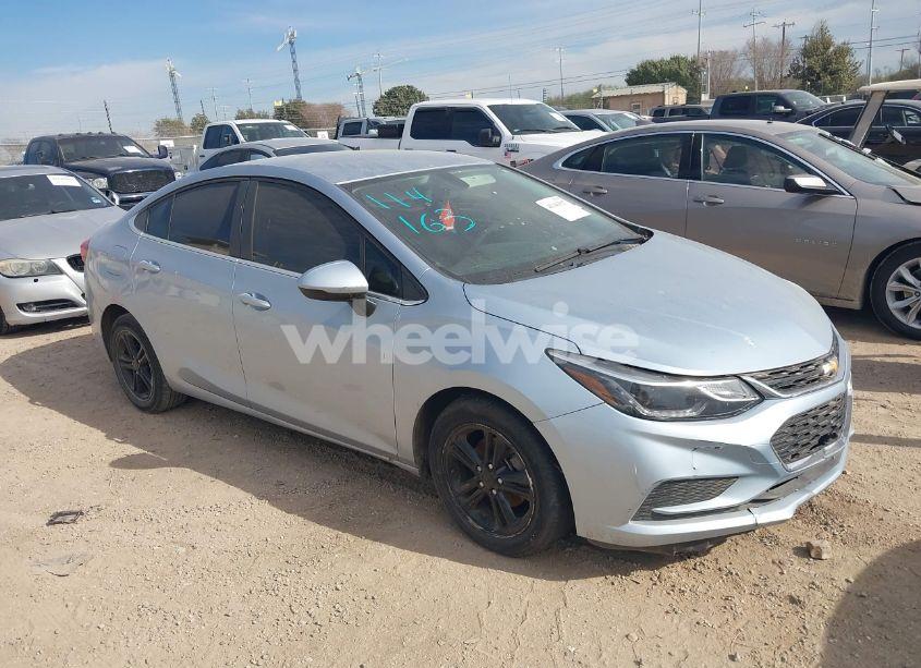 2018 Chevrolet Cruze LT AUTO (VIN 1G1BE5SM3J7114163) main photo